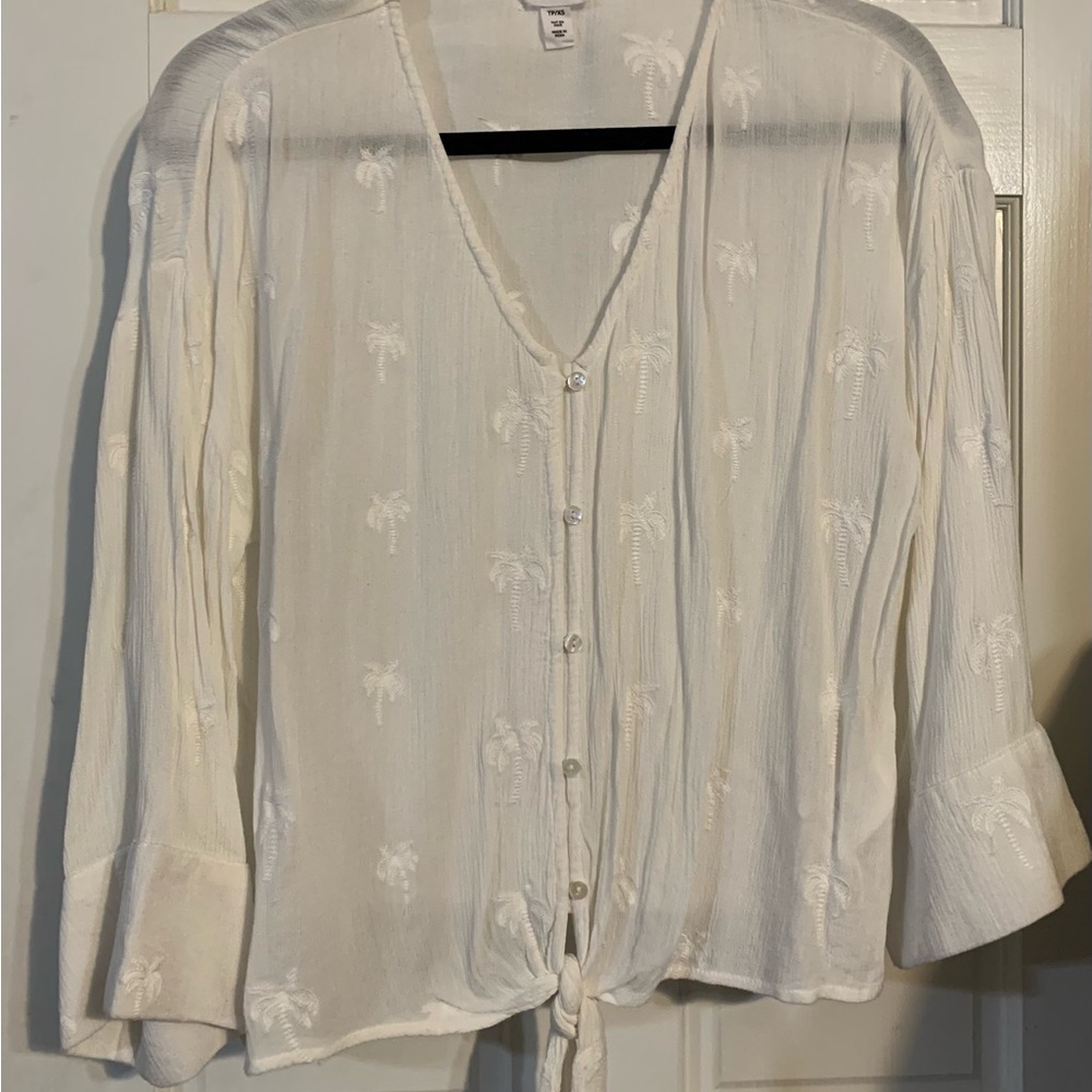 Women’s White Button-Front Tie-Hem Shirt with Palm Embroidery